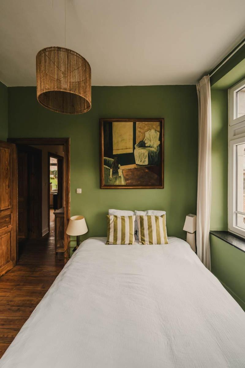 Maison Comtale Рошфор Экстерьер фото